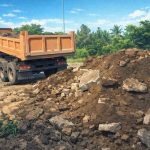 一車難求掀停工潮！「土方之亂」真相揭密：為何一場反黑改革，卻卡住全台建案？